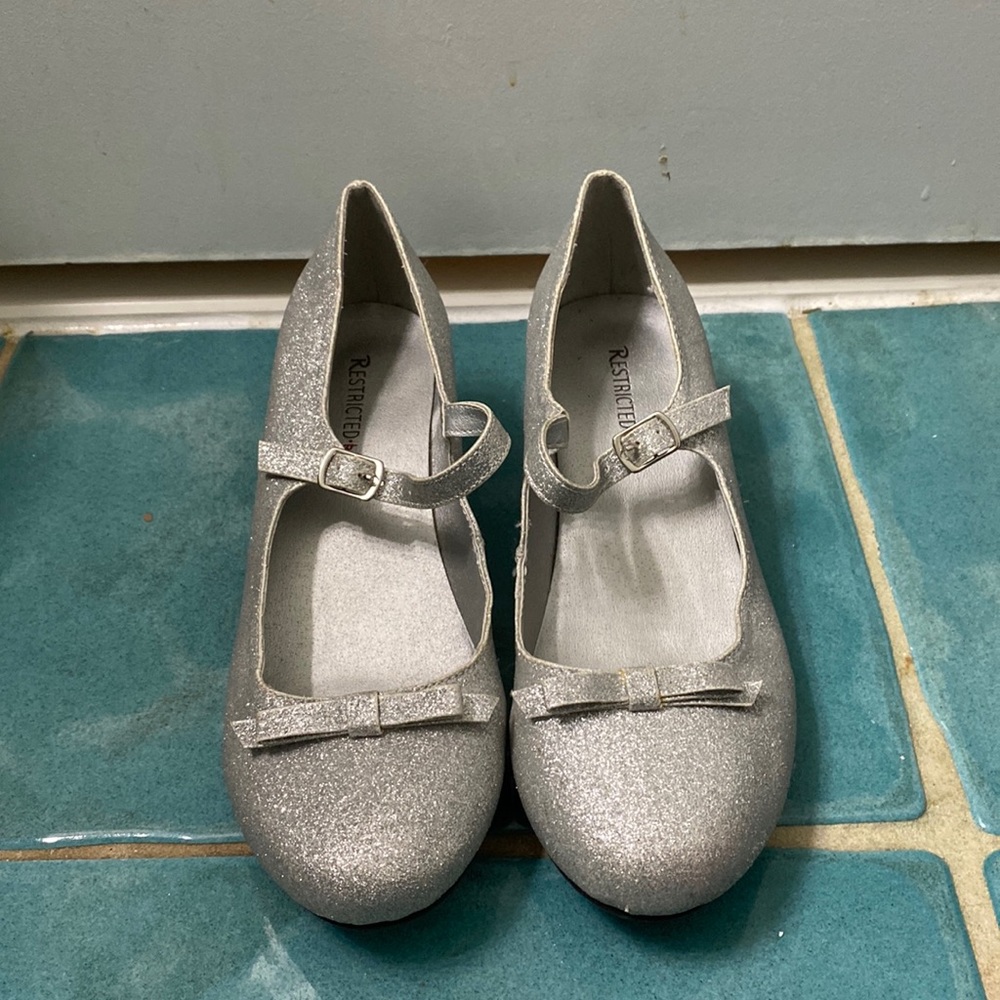 Restricted kids silver sparkly heels